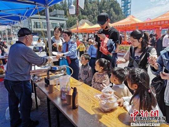 “台湾小吃嘉年华”美食节现场。