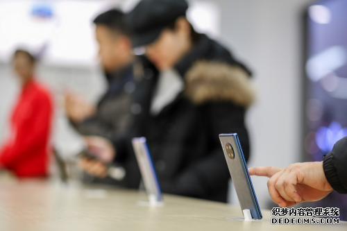 华为授权体验店Plus（青岛梦乐城）暖心开业 全场