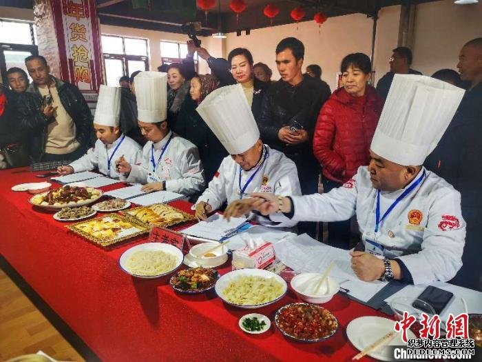 新疆库尔勒市“梨城味道”美食厨艺技能大赛“美味”开幕