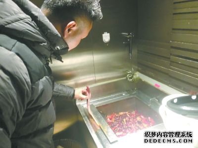 老牌美食街餐廚垃圾分類有新招兒