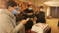 今年的生日 他们在武汉战