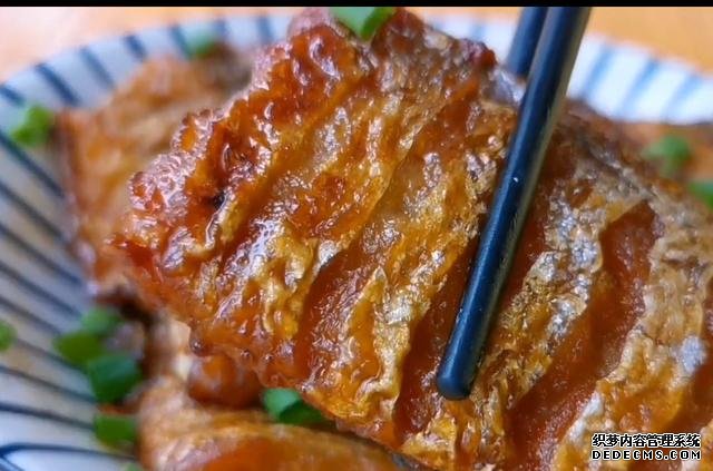 我家带鱼从不红烧,淋一个鸡蛋,不油炸不清蒸,出锅孩子抢着吃