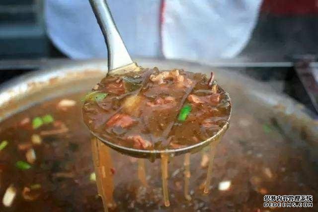 胡辣汤中的“法拉利”,18元一碗,生意火爆,食客:吃得心满意足