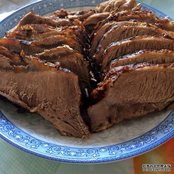 做卤牛肉时,学会这3招,牛肉不散入味,好吃不厌!