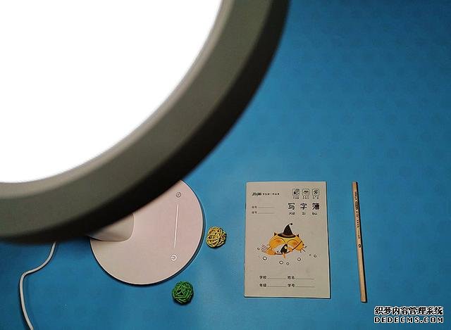 华为智能家居生态达伦DL-31W评测:发光更均匀,儿童不刺眼