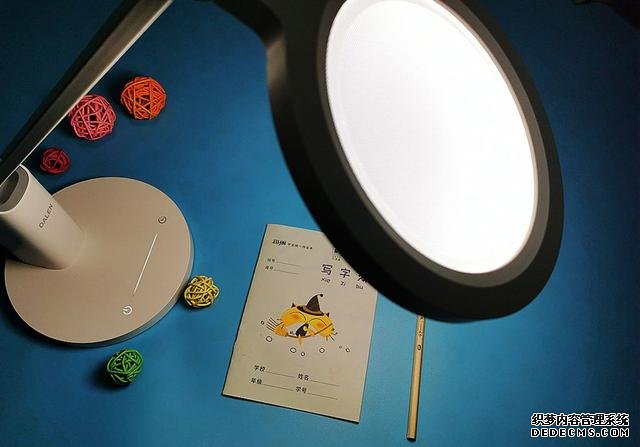 华为智能家居生态达伦DL-31W评测:发光更均匀,儿童不刺眼