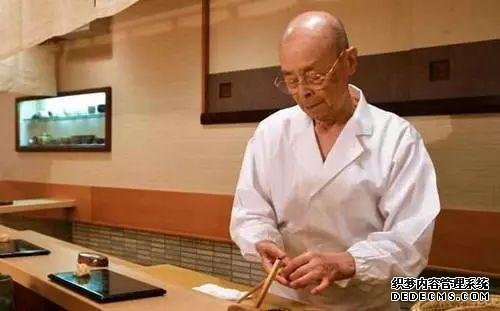日本寿司之神很夸张?章鱼得按摩50分钟,最低消费3万元