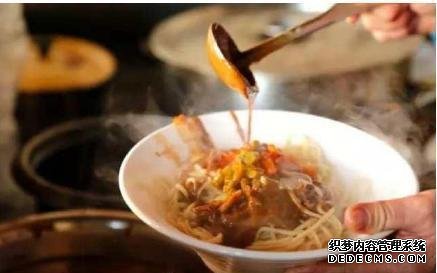 继老干妈后,中国又一美食席卷外国,一碗60元,3天卖出上万碗