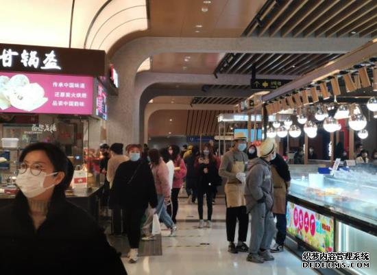 复工一周实地探访郑州商场：美食需求火爆 多数门店试图线上突围