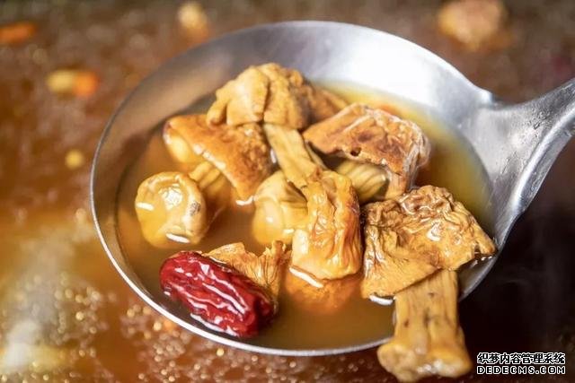 试吃了25款火锅底料,认准它们买就对了