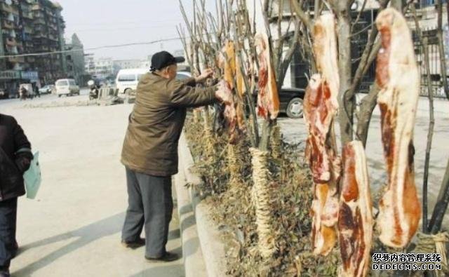 腌制腊肉除了放盐,还要多加“2种调料”,这样做出的腊肉更入味