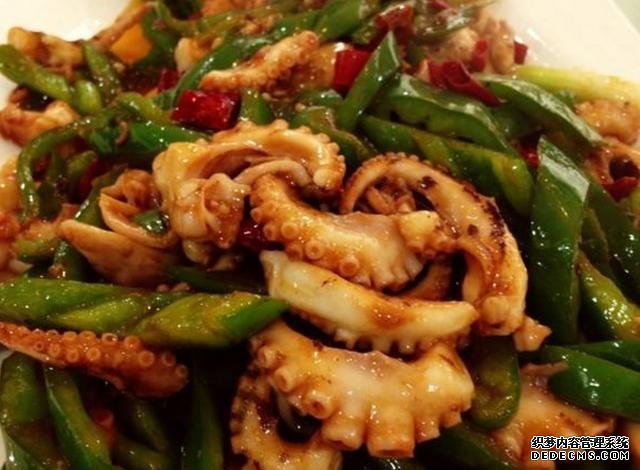 这种海鲜价格不贵,简单炒一炒即可,味美多滋口感特棒
