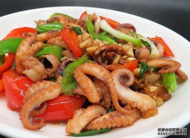 这种海鲜价格不贵,简单炒一炒即可,味美多滋口感特棒