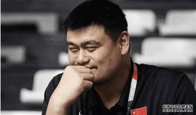 原来NBA土豪们也有退休金,姚明每个月一两万,卡特高的离谱
