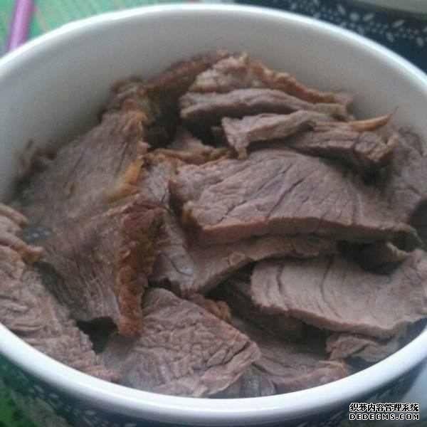 国内的经典4大下酒菜,吃过三种的,就可以被称为“酒鬼”了