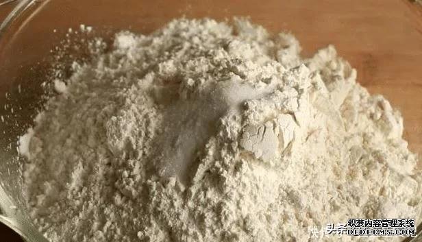 买了20年手抓饼,才知道做法这么简单,1分钟学会,2块钱做一大锅