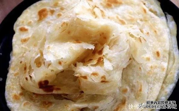 买了20年手抓饼,才知道做法这么简单,1分钟学会,2块钱做一大锅