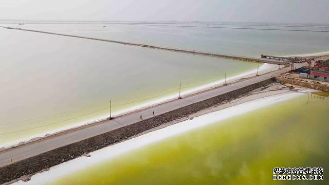 仅次于乌尤尼盐湖,是茶卡盐湖的56倍,中国最大“天空之镜”