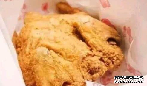 华莱士,肯德基,叫了个炸鸡,三家店的全鸡,差距一目了然