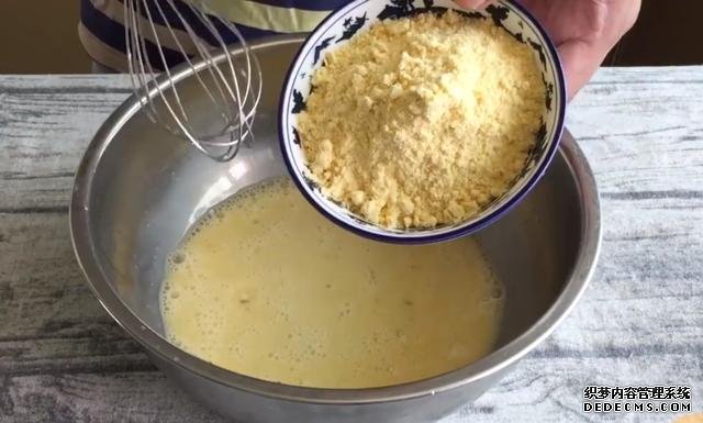 教你早餐玉米饼正宗做法,掌握3个小技巧,松软香甜,简单好吃