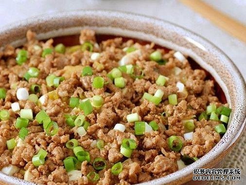 做饭炒菜搞得厨房满是油烟,这道没有油烟的蒸菜适合你