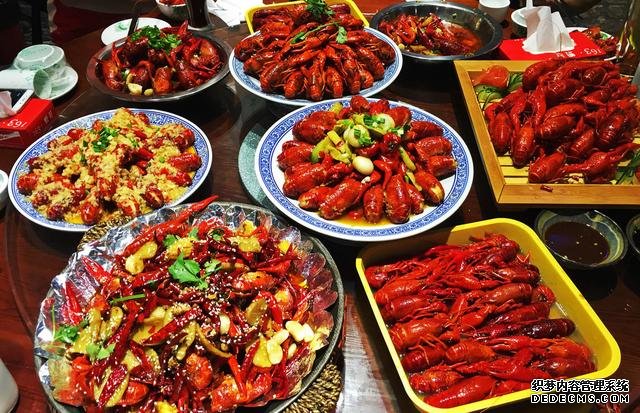 日本:我们吃生青蛙,美国:我们吃生牛肉,中国:那都不算啥