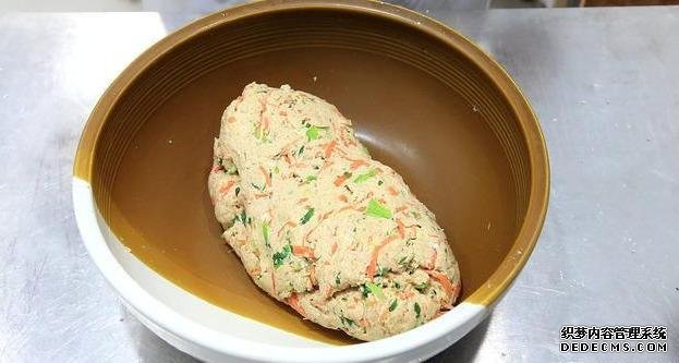 蔬菜窝窝头这么做才好吃,新颖又好吃,大人孩子都爱吃,简单易学