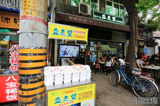 宅过了这段时间,你最想去的小吃街是哪里?我选择了西安回民街
