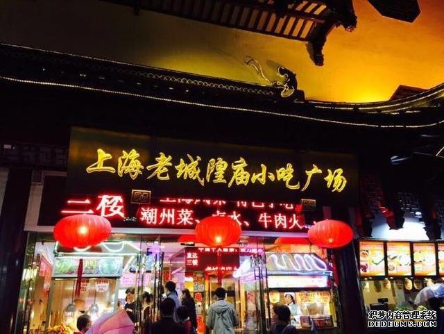 中国3大坑人美食街,当地人从来不去,游客却趋之若鹜