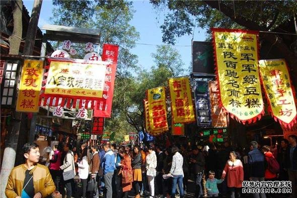中国3大坑人美食街,当地人从来不去,游客却趋之若鹜