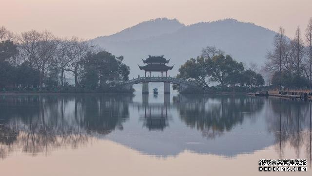 去杭州旅游,吃喝逛街攻略少不了,这几个地方值得一去