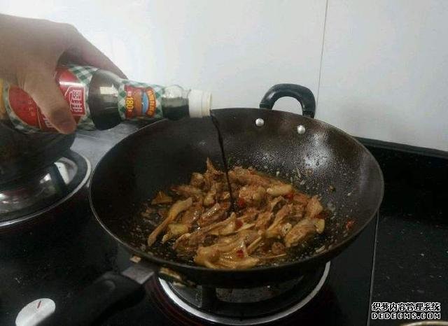 为何饭店的酱油这么香?关键多加了“1味”,难怪比家常菜好吃