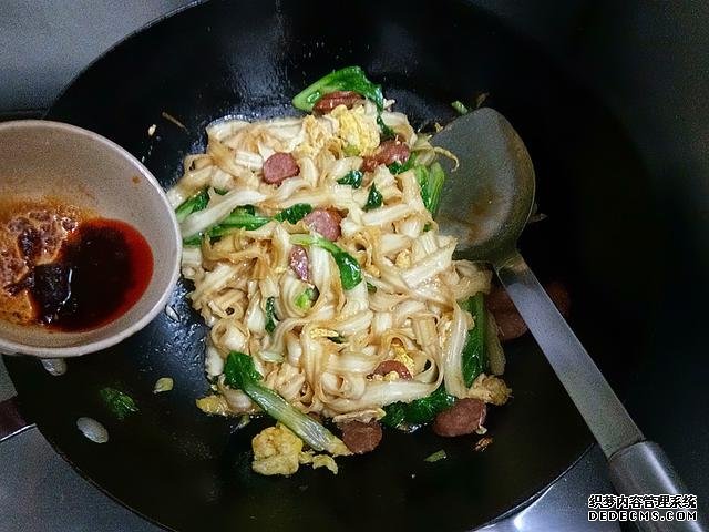 好吃到舔盘的时蔬炒面,十分钟搞定,不知吃什么的时候,就吃它吧