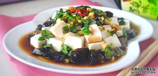 15道荤菜热菜做法,10道凉菜下酒菜做法,简单易做,待客备用