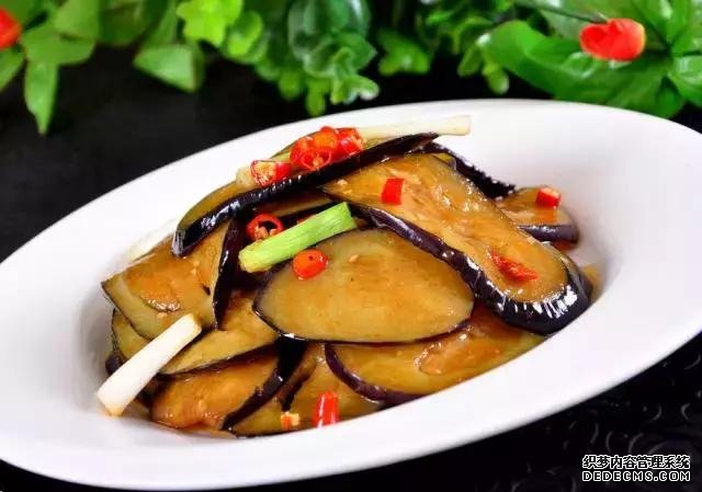 15道荤菜热菜做法,10道凉菜下酒菜做法,简单易做,待客备用