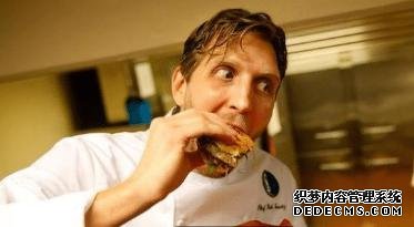 NBA球员的自律性有多强?詹皇从不吃猪肉,一人16年不近女色
