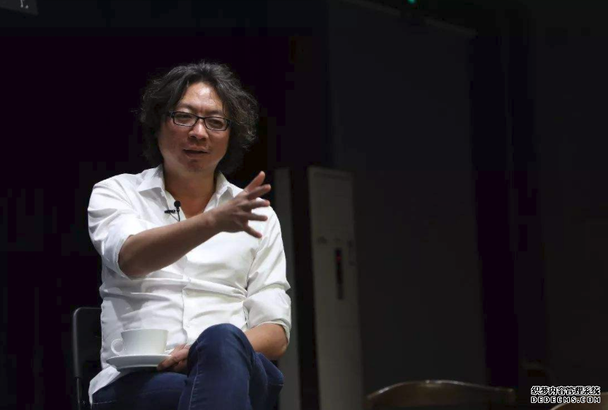 互联网带货，容得下李佳琦，也容得下许知远