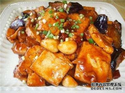 美食推荐:豆皮开花卷,豆腐焖茄子,丝瓜炒豆腐,海鲜菇蒸腐竹