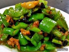 辣椒炒肉末，清蒸鲈鱼，