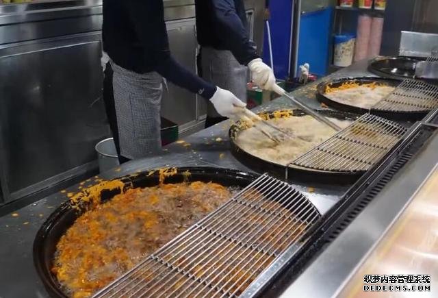 炸鸡店生意冷清,老板换个烹饪方式,立马成为食客喜欢的网红美食