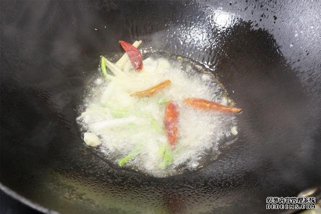 春天,最好吃的海鲜就是它,25元一斤,廉价又美味,孩子都吃嗨了