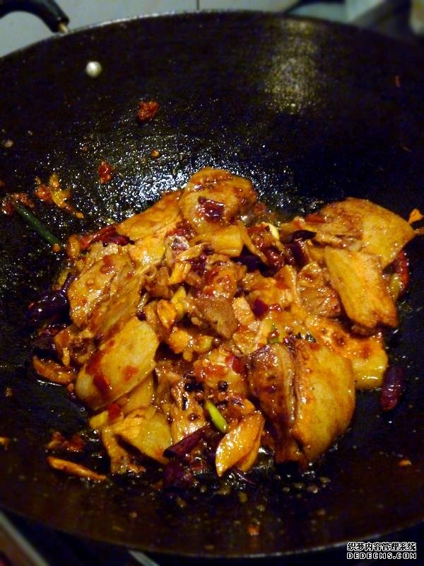 回锅肉最好吃的做法,好吃又下饭,一人吃一盘,越吃越想吃