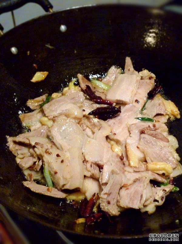 回锅肉最好吃的做法,好吃又下饭,一人吃一盘,越吃越想吃