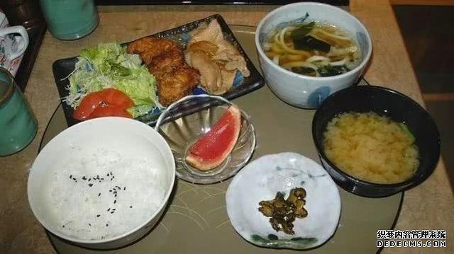 穷游日本，不必屈就肚子，告诉你哪里有便宜的美食
