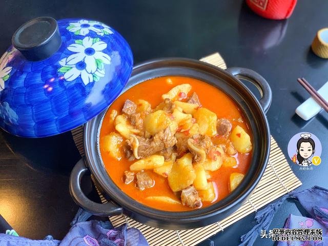 土豆和“它”天生绝配，每次做一锅连汤汁都吃光，家人都喜欢