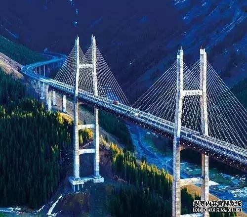 新疆这6条美到极致的自驾线路,去过一条算你厉害