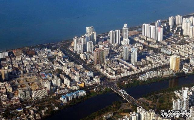唯一禁止外国人入内的城市,中国人参观也要预约,人口仅有400人