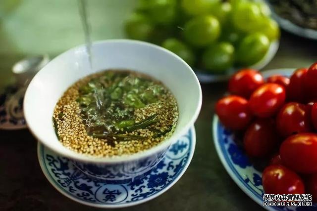 这座与太湖同名的古镇,藏着与众不同的茶俗和别致的美味