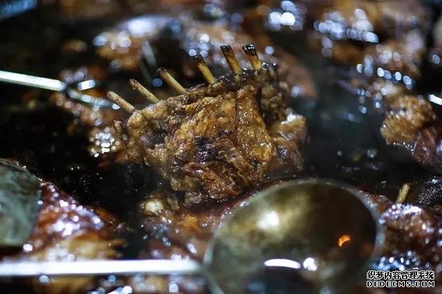 这座与太湖同名的古镇,藏着与众不同的茶俗和别致的美味