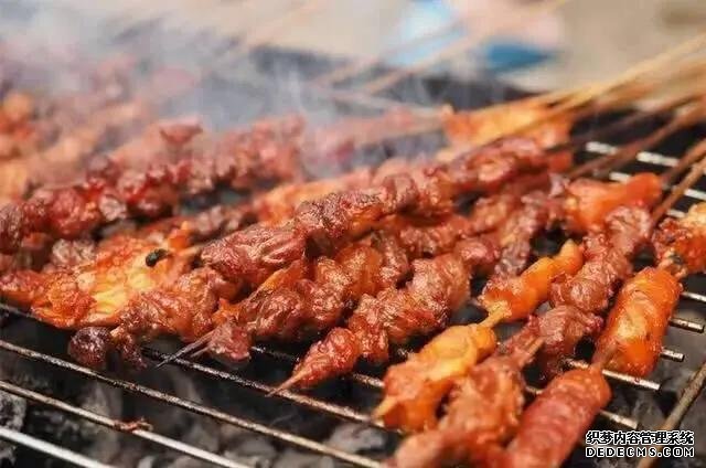 吃烧烤时,“这几种肉”放心大胆点,造假可能几乎为零